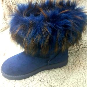NWT Blue Plush Faux Fur & Suede Booties